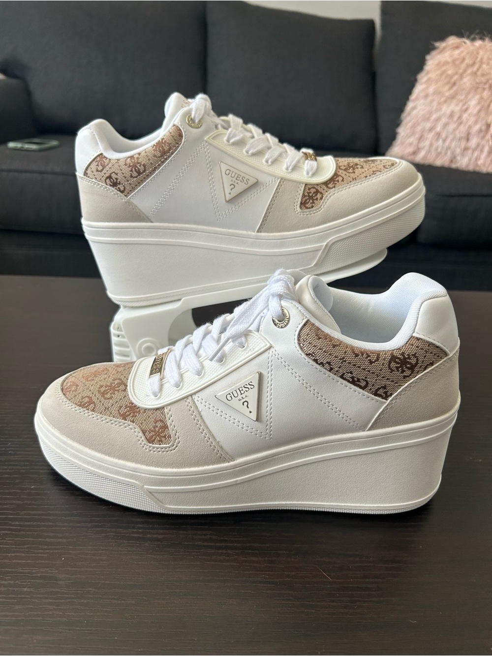GUESS multi ruzinn lace up White Platform Sneakers with Beige Monogram Panels